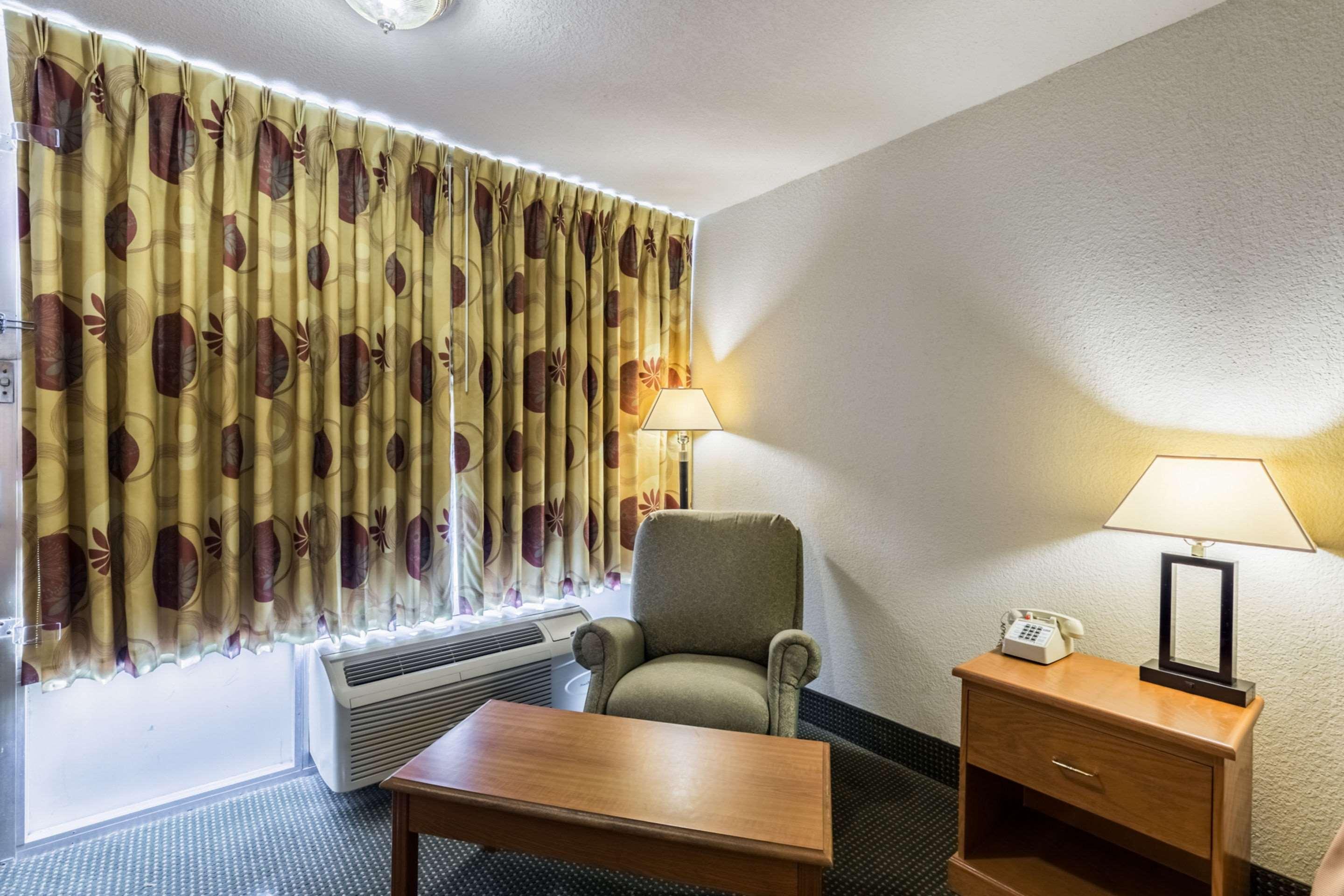 Econo Lodge Baytown Eksteriør bilde