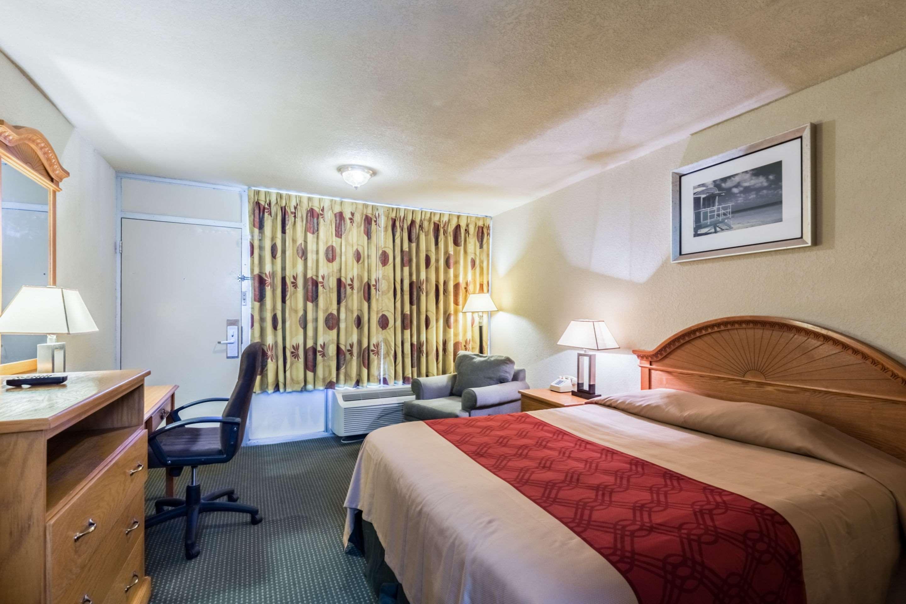 Econo Lodge Baytown Eksteriør bilde