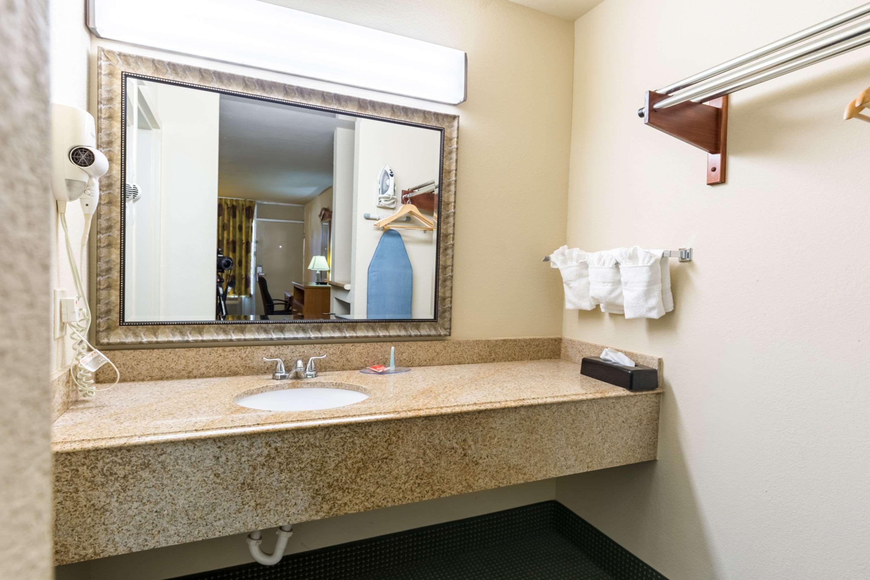 Econo Lodge Baytown Eksteriør bilde