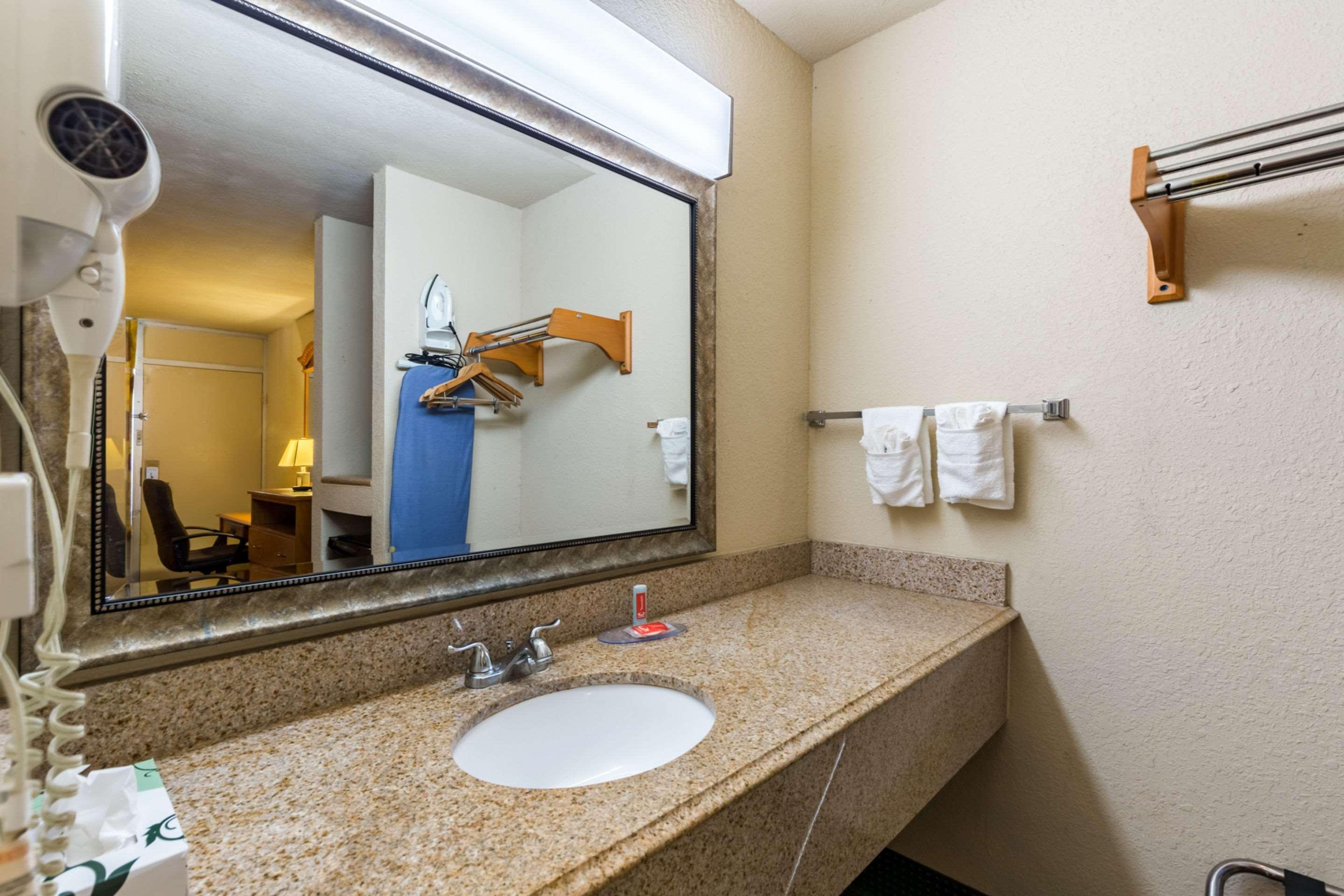 Econo Lodge Baytown Eksteriør bilde