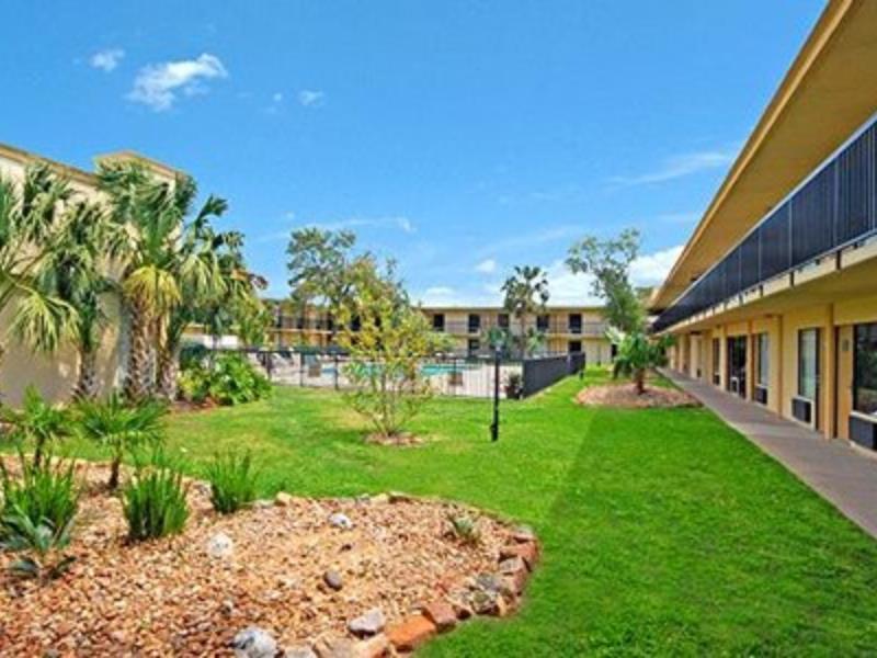 Econo Lodge Baytown Eksteriør bilde